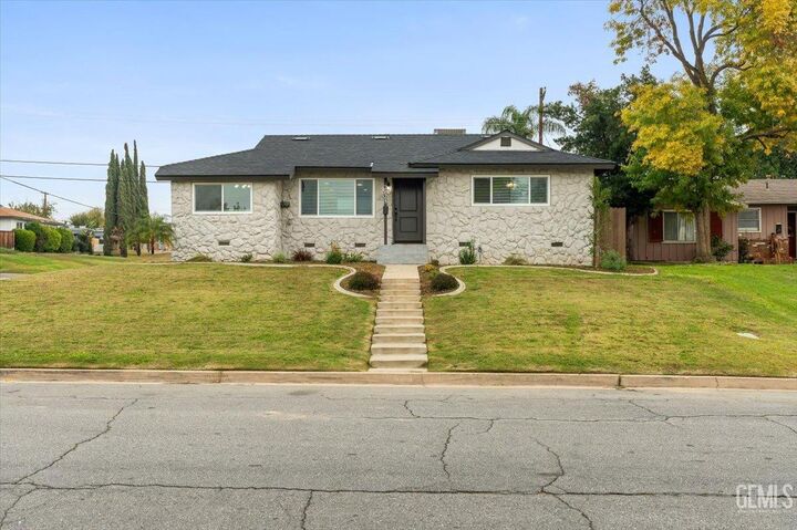 2825 Arnold Street  Bakersfield CA 93305 photo