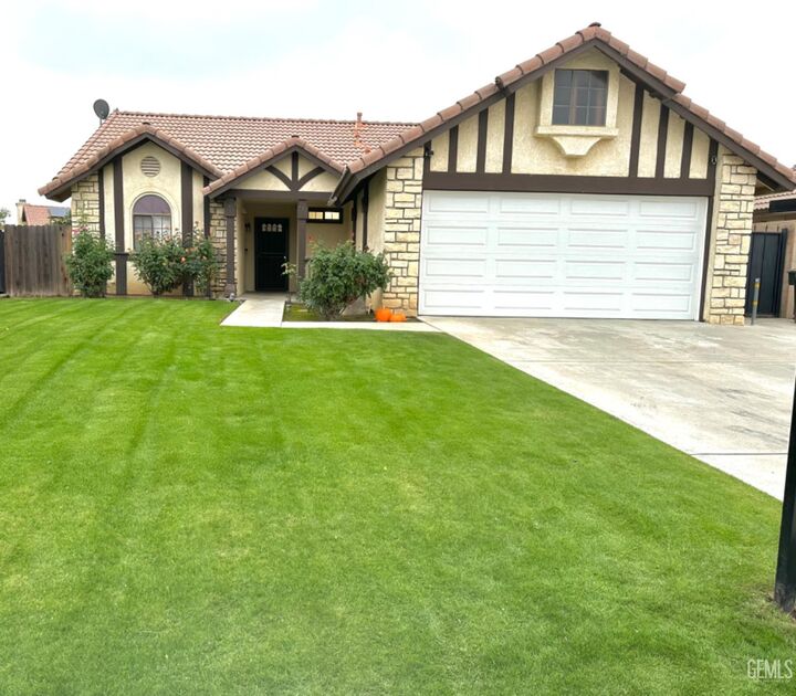 7008 Vanilla Court  Bakersfield CA 93313 photo