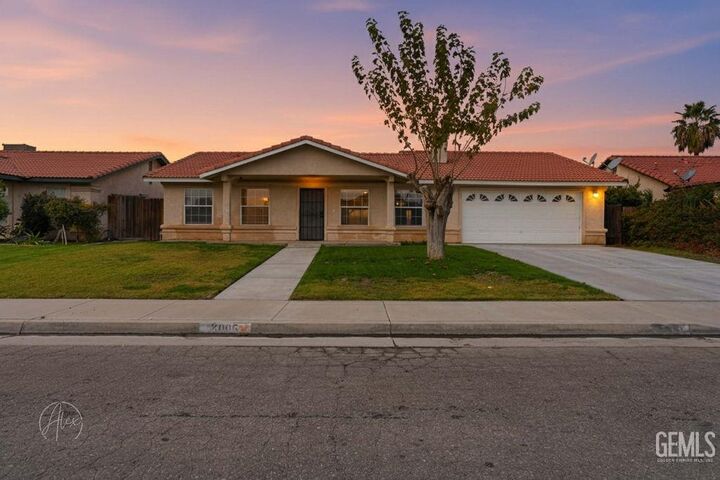 Property Photo:  8005 Snowbird Street  CA 93307 