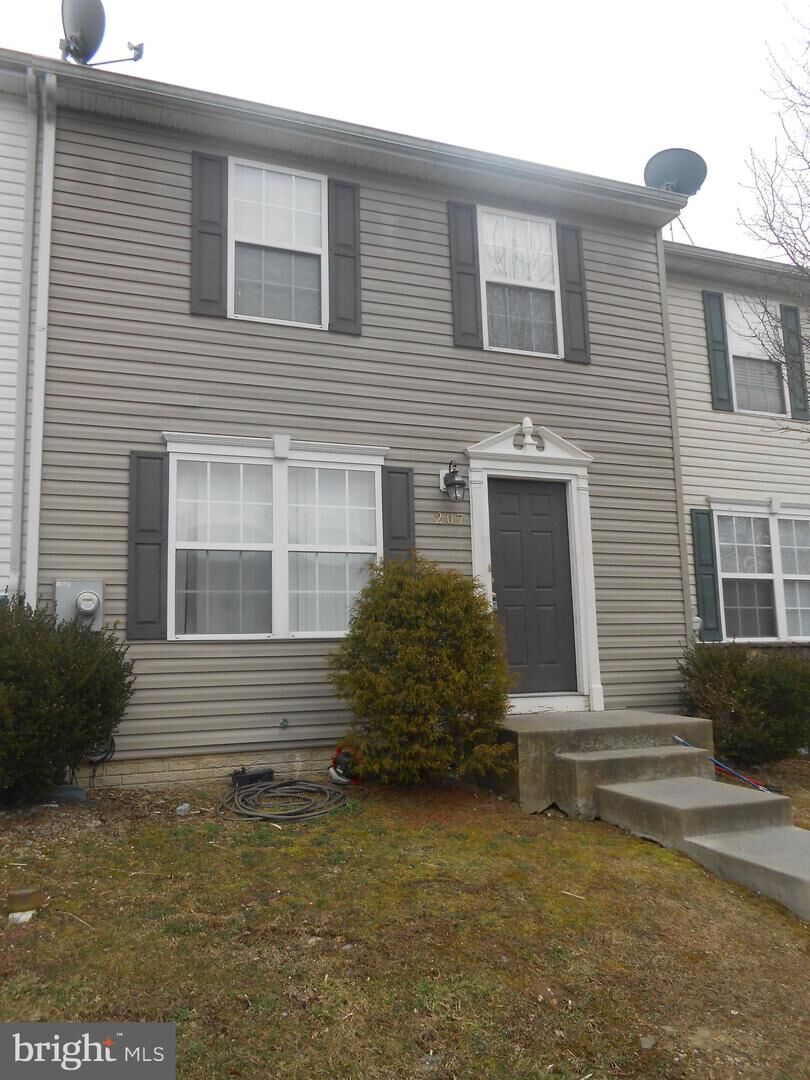 Property Photo:  207 Eastside  VA 22602 