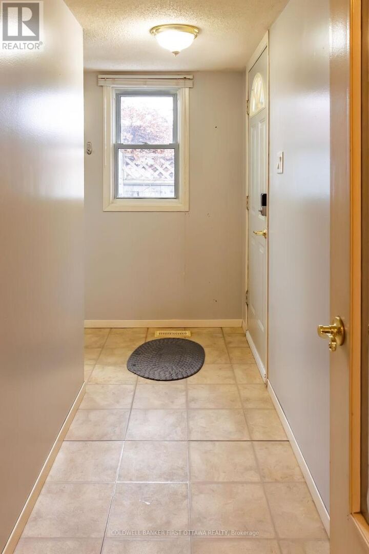 Property Photo:  57 Benlea Drive  ON K2G 4A3 