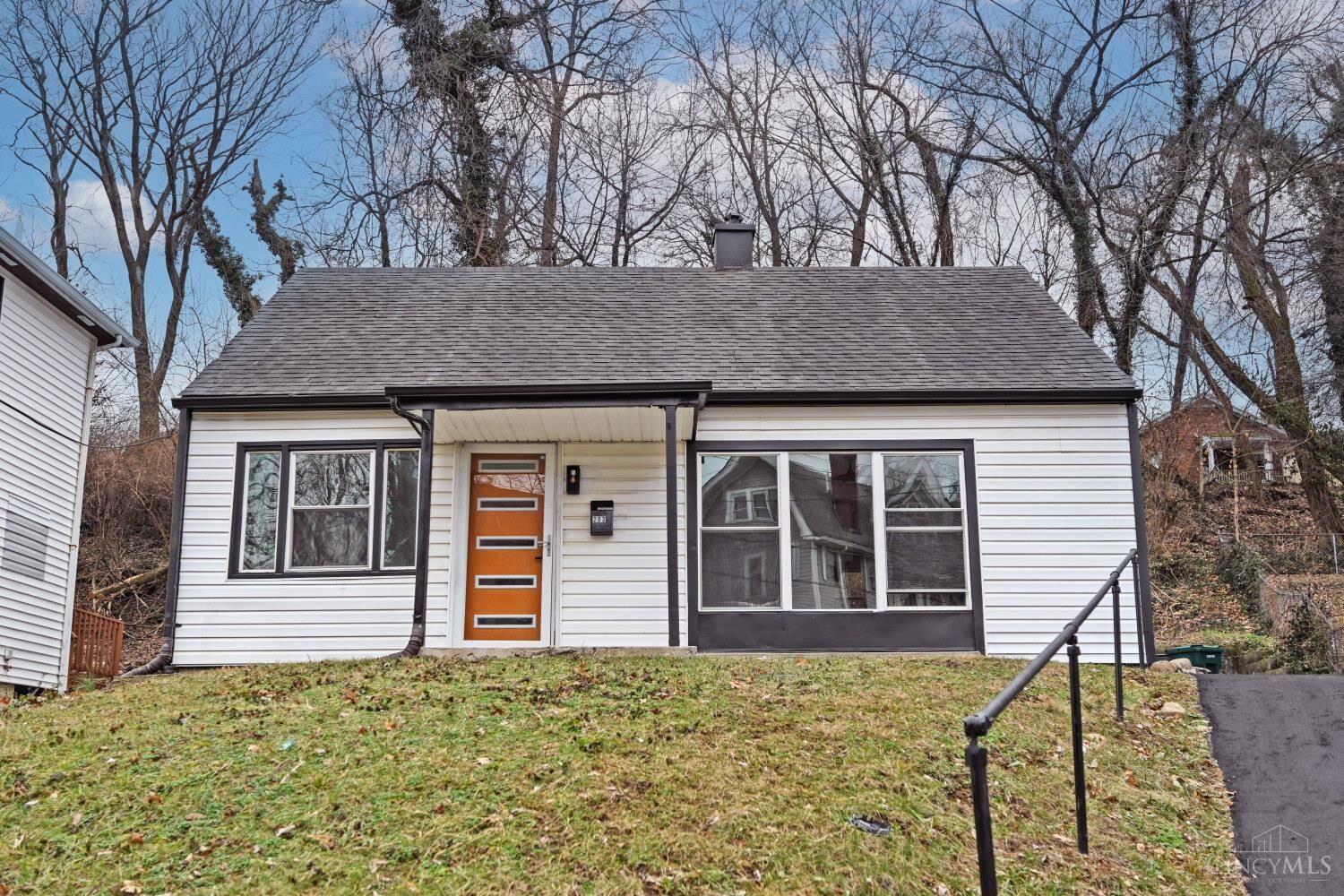 Property Photo:  2037 Duck Creek Road  OH 45207 