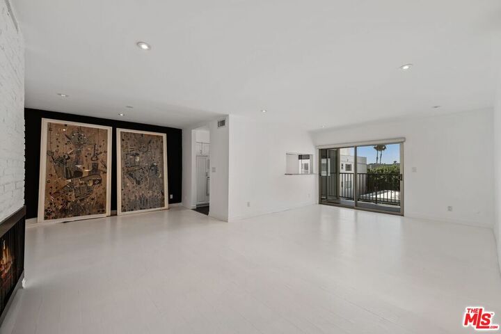 Property Photo: 949 N Kings Rd CA 90069