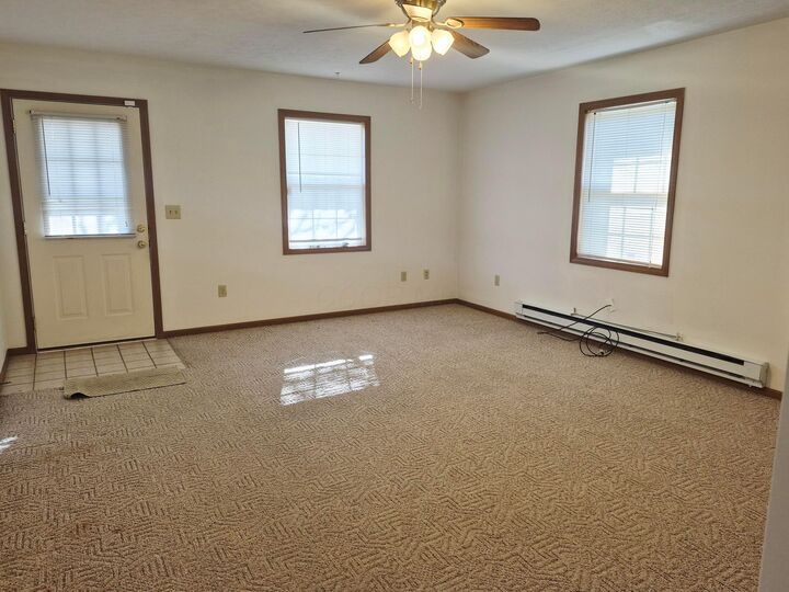 Property Photo: 1024 E Temple Street OH 43160