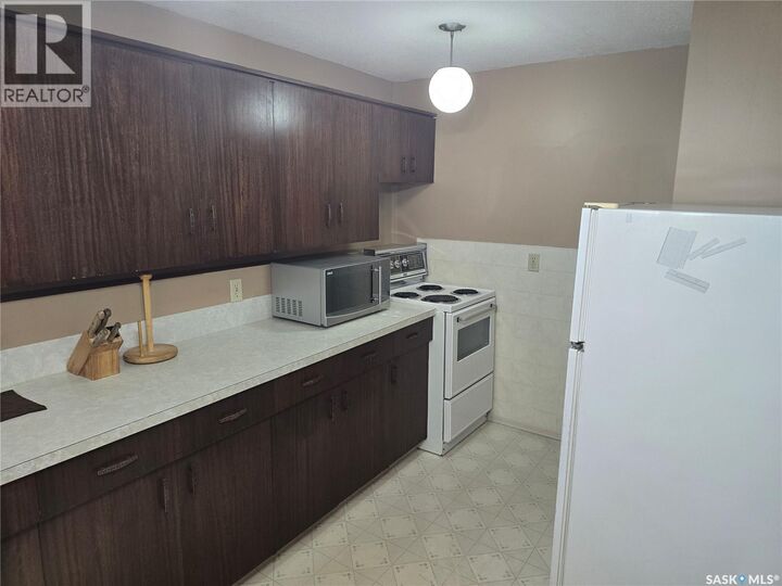 Property Photo:  Abcd 201 King Street  SK S0A 3C0 