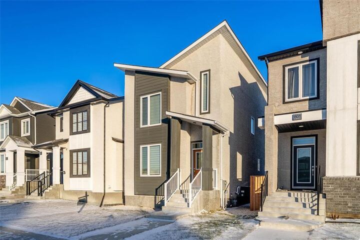 Property Photo:  797 De La Seigneurie Boulevard  MB R3X 0T1 