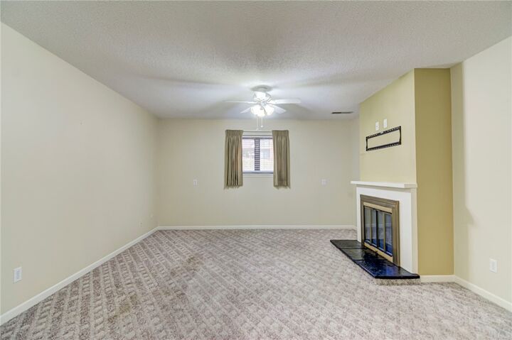 Property Photo: 427 Woodside Trail 13 IL 62521