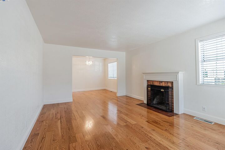 Property Photo:  2940 Somerset Ave  CA 94546 