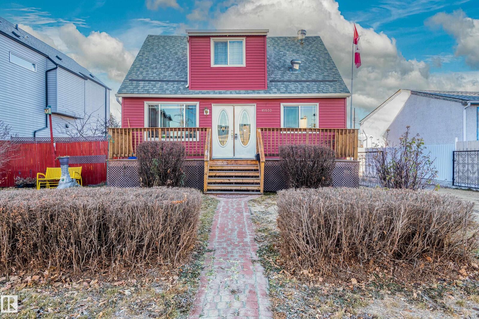 Property Photo:  10532 157 Street NW  AB T5P 2V8 