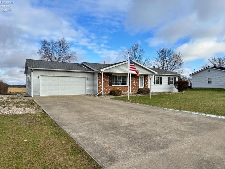 Property Photo: 4263 E County Road 50 OH 44883