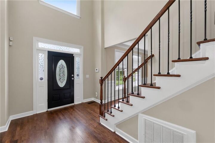 Property Photo: 1811 Lake Cove Drive SW GA 30331