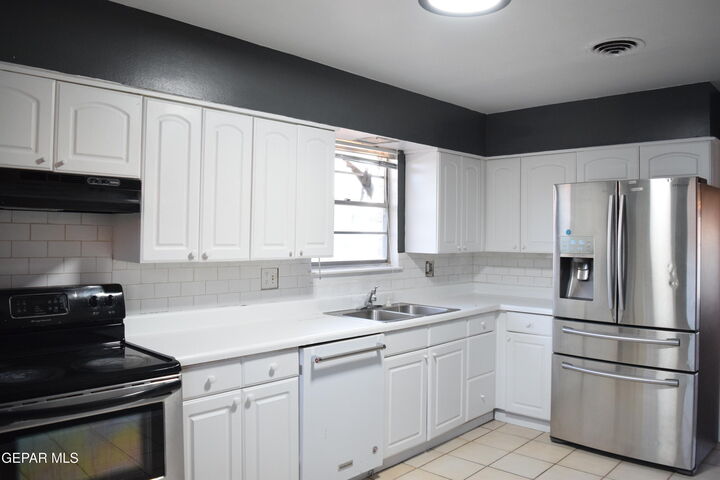 Property Photo:  136 S S Festival Drive  TX 79912 