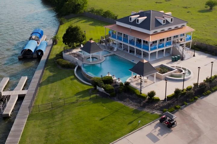 Property Photo: 10887 Decatur Street TX 77318