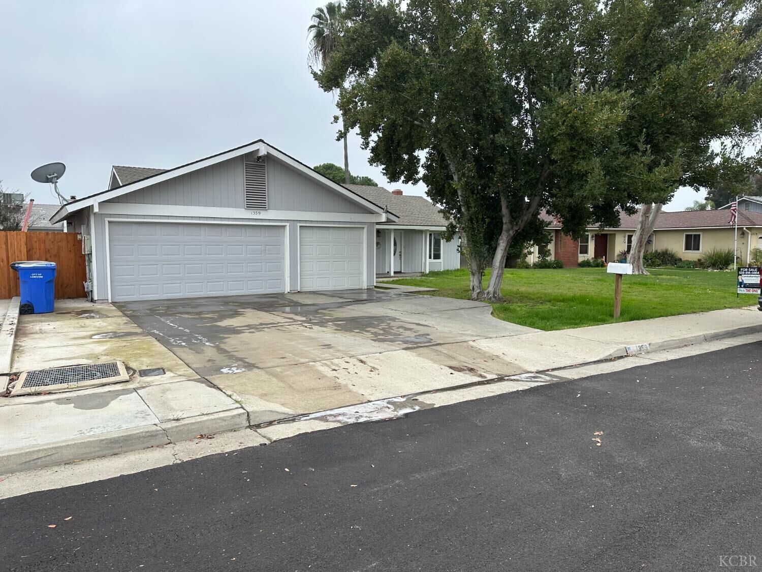 Property Photo:  1359 Acacia Court  CA 93245 