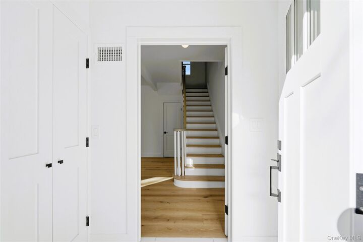 Property Photo:  47 Highview Avenue  NY 10707 