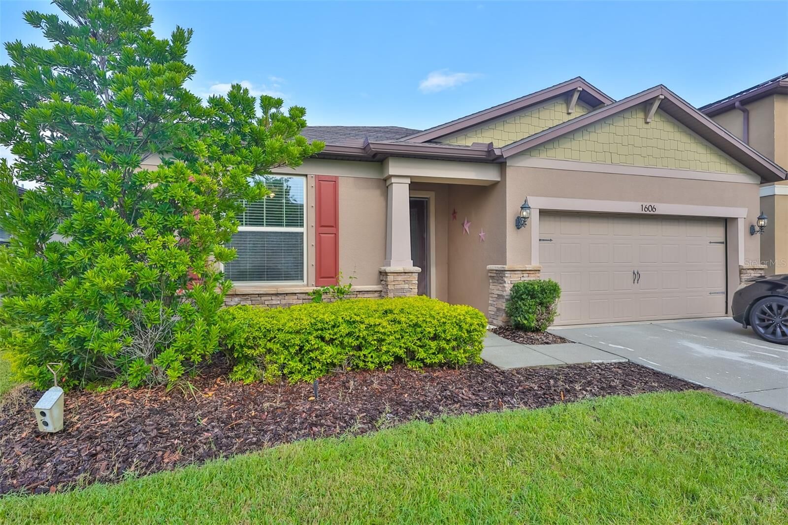 Property Photo:  1606 Cabbage Key Drive  FL 33570 