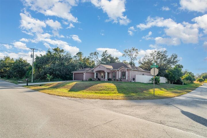 Property Photo:  249 Ferdon Circle  FL 33954 