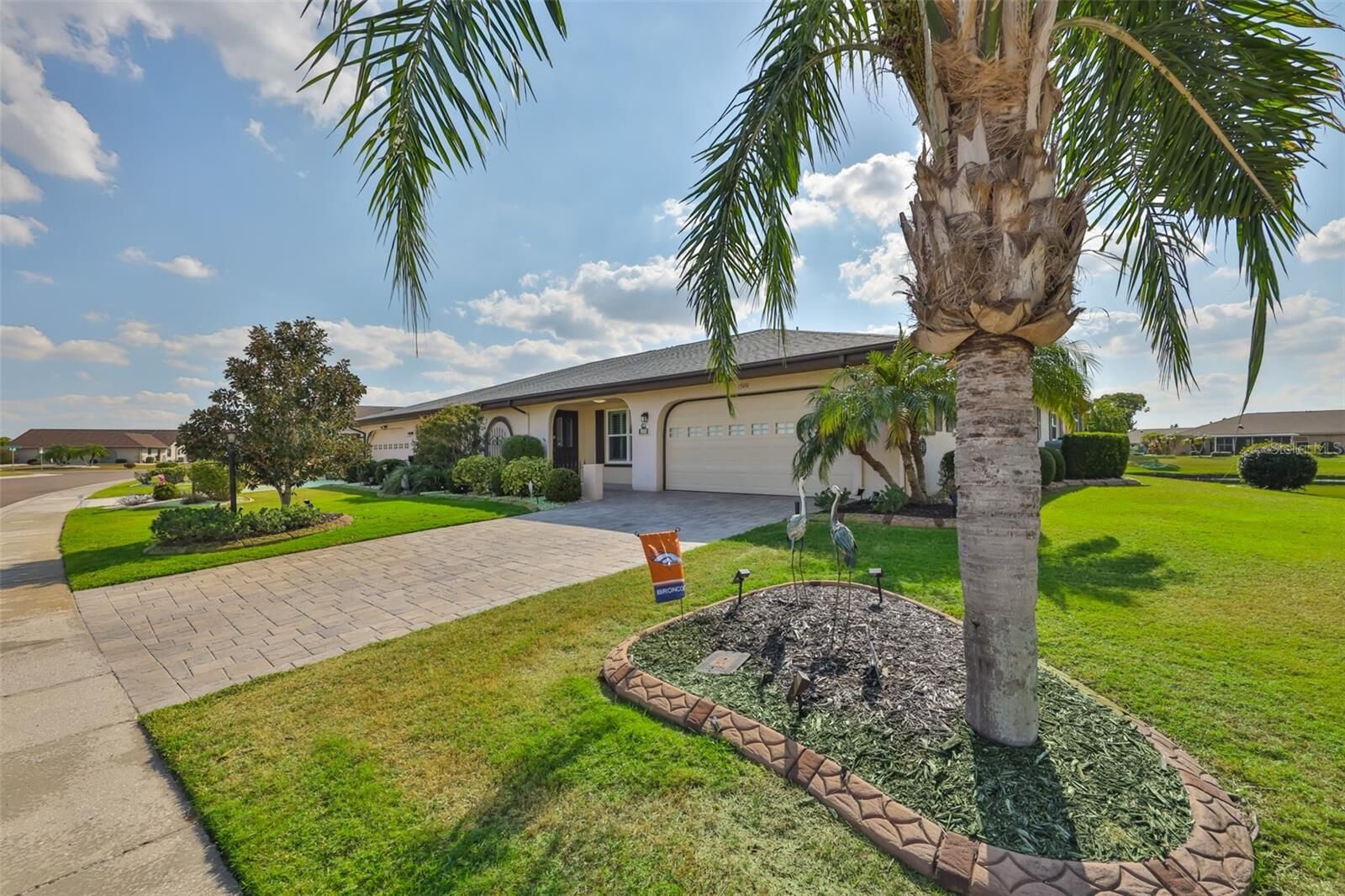 Property Photo:  1506 Bentwood Drive  FL 33573 