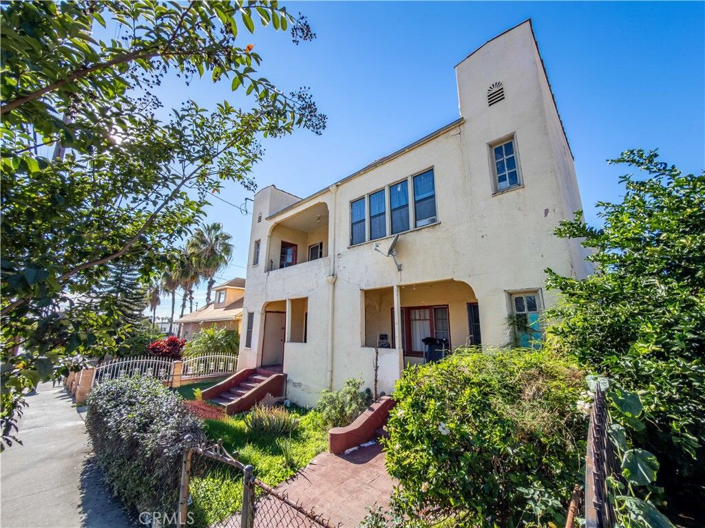 Property Photo:  147 N Chicago  CA 90033 