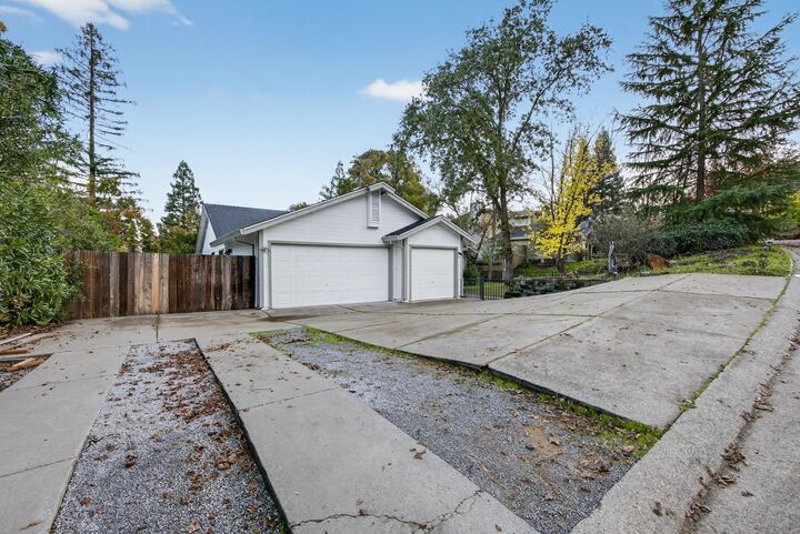 Property Photo:  825 Mount Ranier Way  CA 95762 