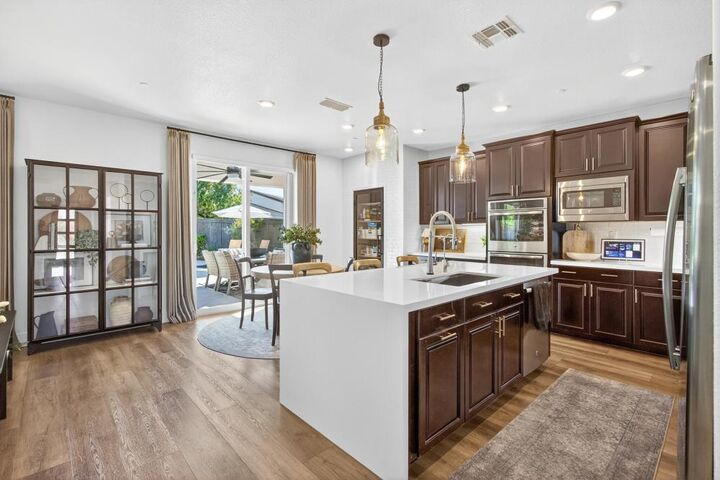 Property Photo: 4048 Chuckwagon Way CA 95747