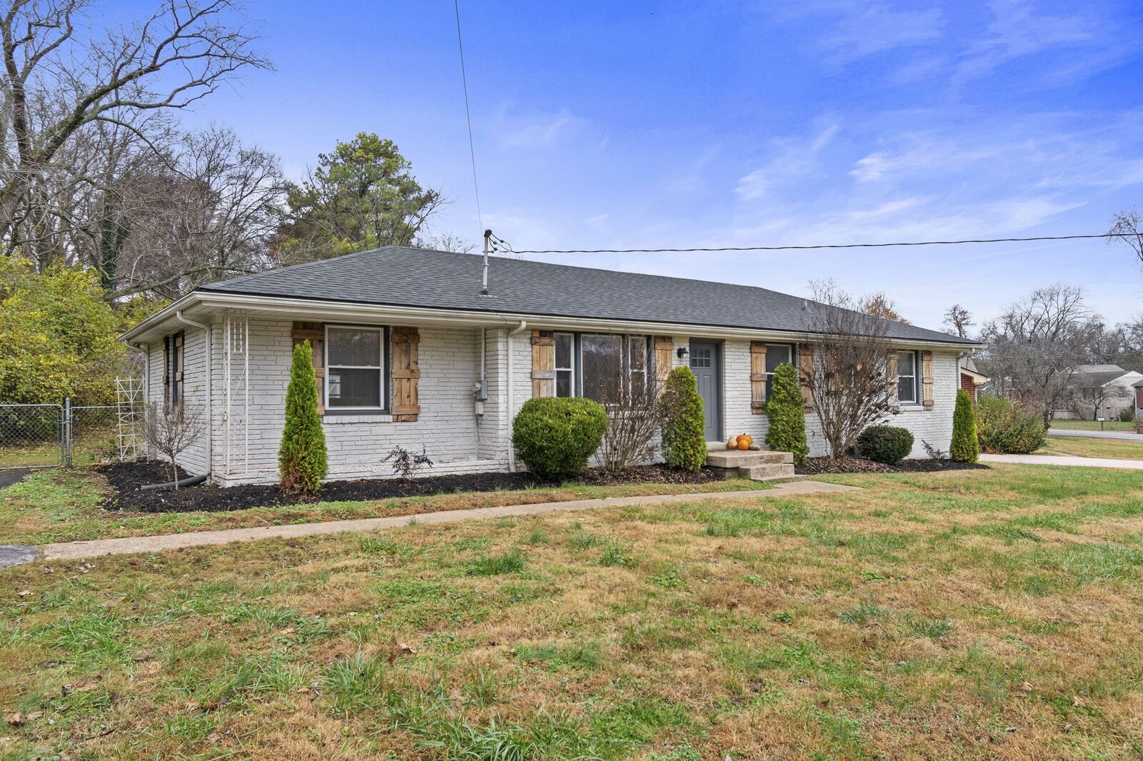 Property Photo:  4821 Milner Dr  TN 37211 