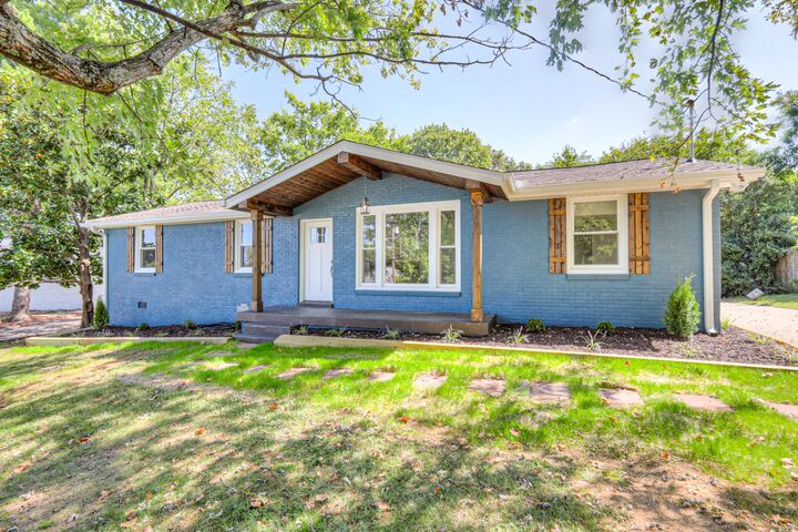 Property Photo:  403 Kinhawk Dr  TN 37211 