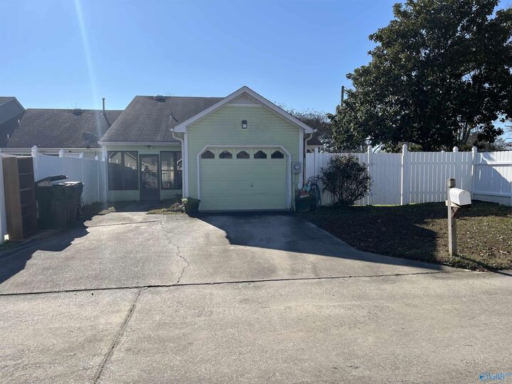 Property Photo:  340 Shadow Pointe Drive  AL 35601 