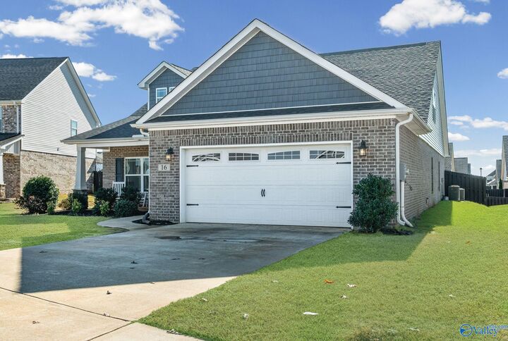 Property Photo:  16 Stowe Court  AL 35756 