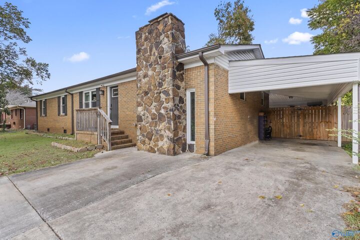 Property Photo:  314 Larkwood Drive SW  AL 35601 