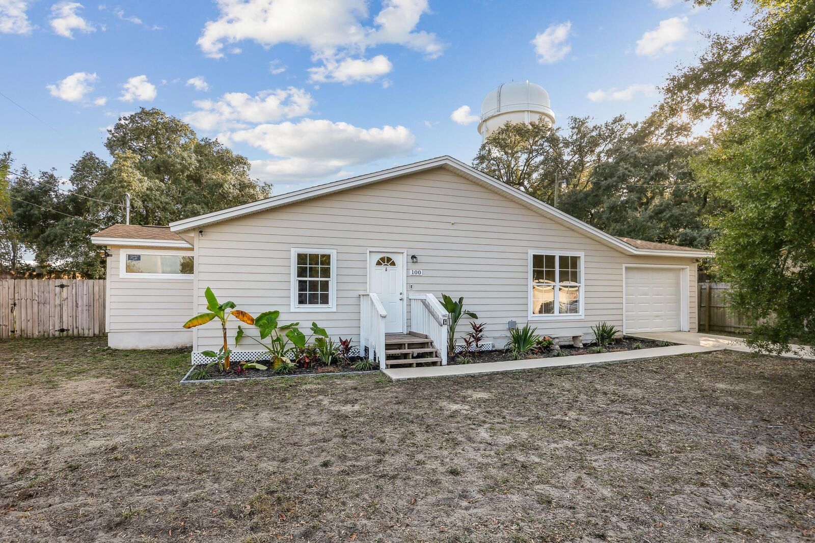 Property Photo: 100 NW King Street FL 32548