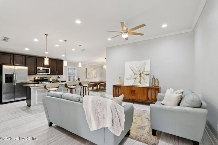 Property Photo:  60 Vestavia Court  FL 32081 