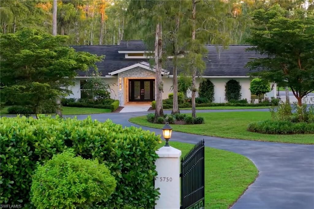 Property Photo:  5750 Napa Woods Way  FL 34116 