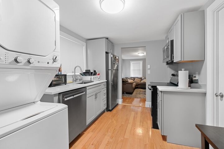 Property Photo:  7 Vining Ct 2  MA 01801 