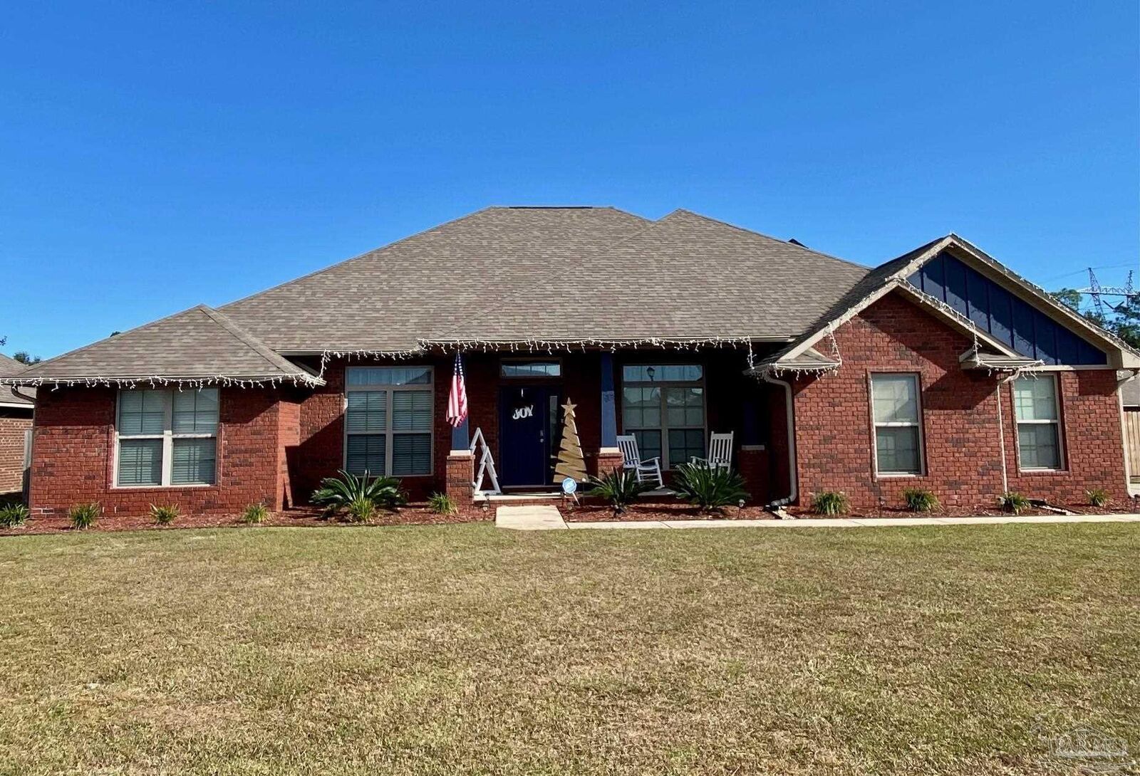 Property Photo:  6085 Winchester Cir  FL 32570 