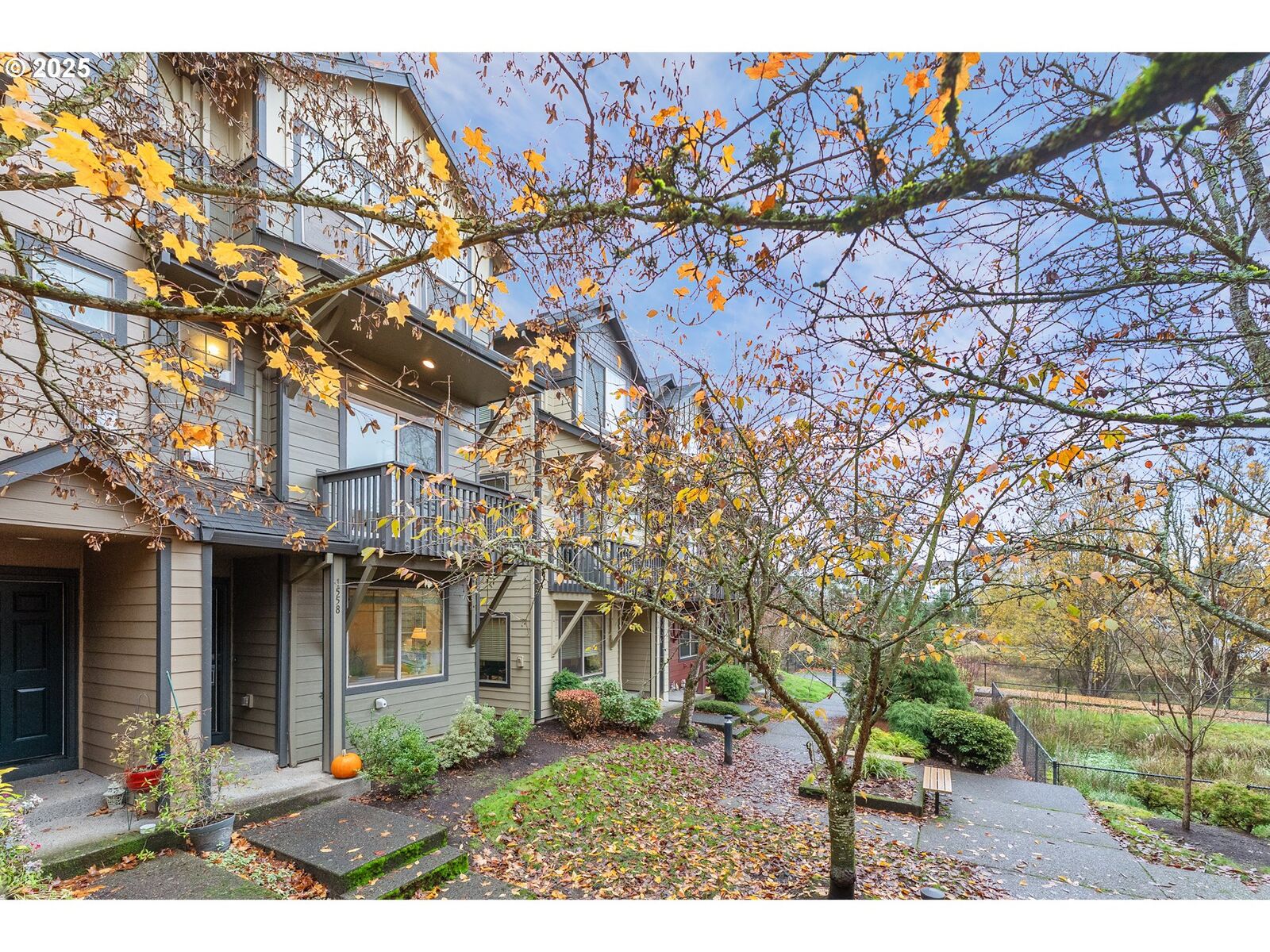 Property Photo:  1558 SW 175th Ave  OR 97003 