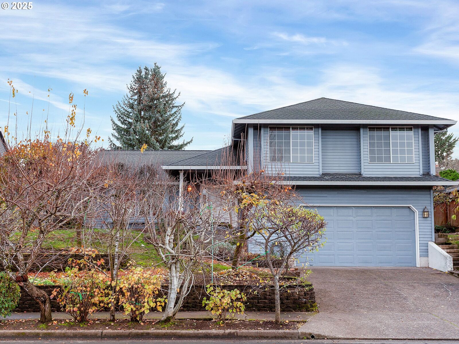 Property Photo:  5736 SW Natchez St  OR 97062 