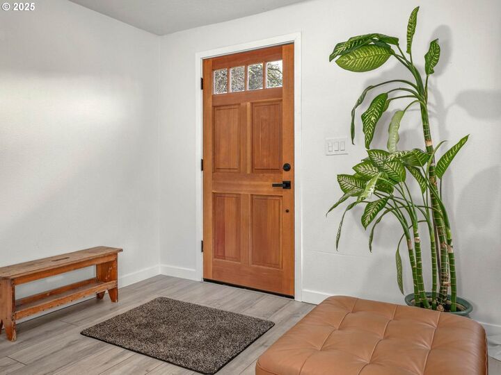 Property Photo: 7333 SW Pine St OR 97223