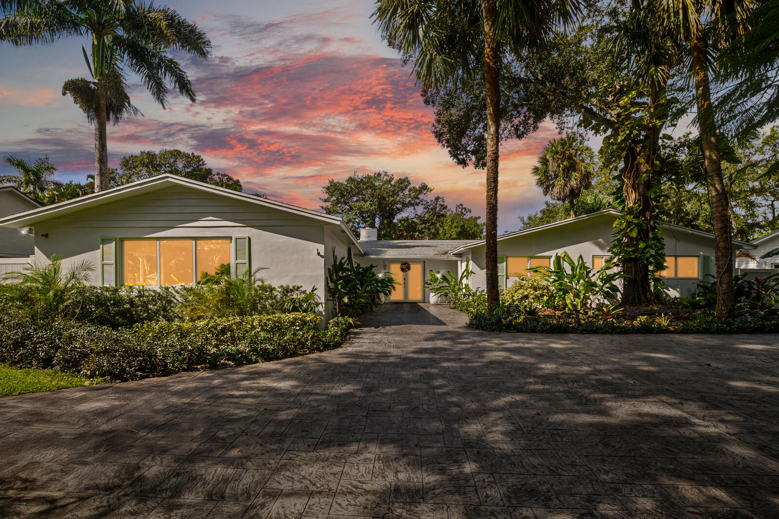 Property Photo:  2421 SW 29th Way  FL 33312 