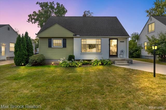 Property Photo:  3711 Normandy Road  MI 48073 