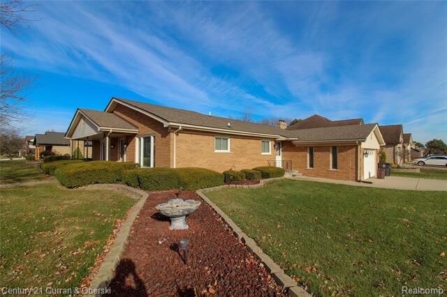 Property Photo: 15810 Cumberland Street MI 48193