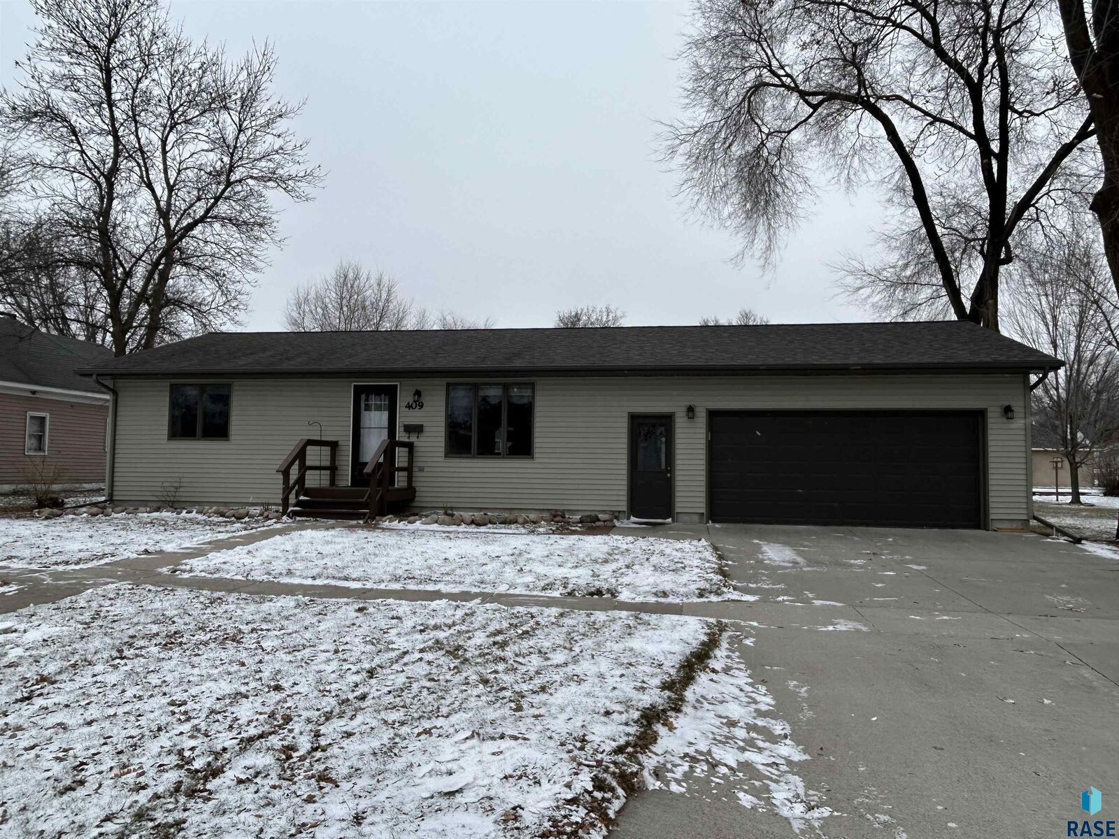 Property Photo:  409 W 1st Ave  SD 57028 