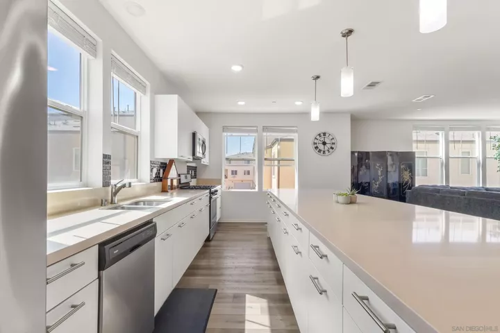 Property Photo: 5301 Calle Rockfish 98 CA 92154