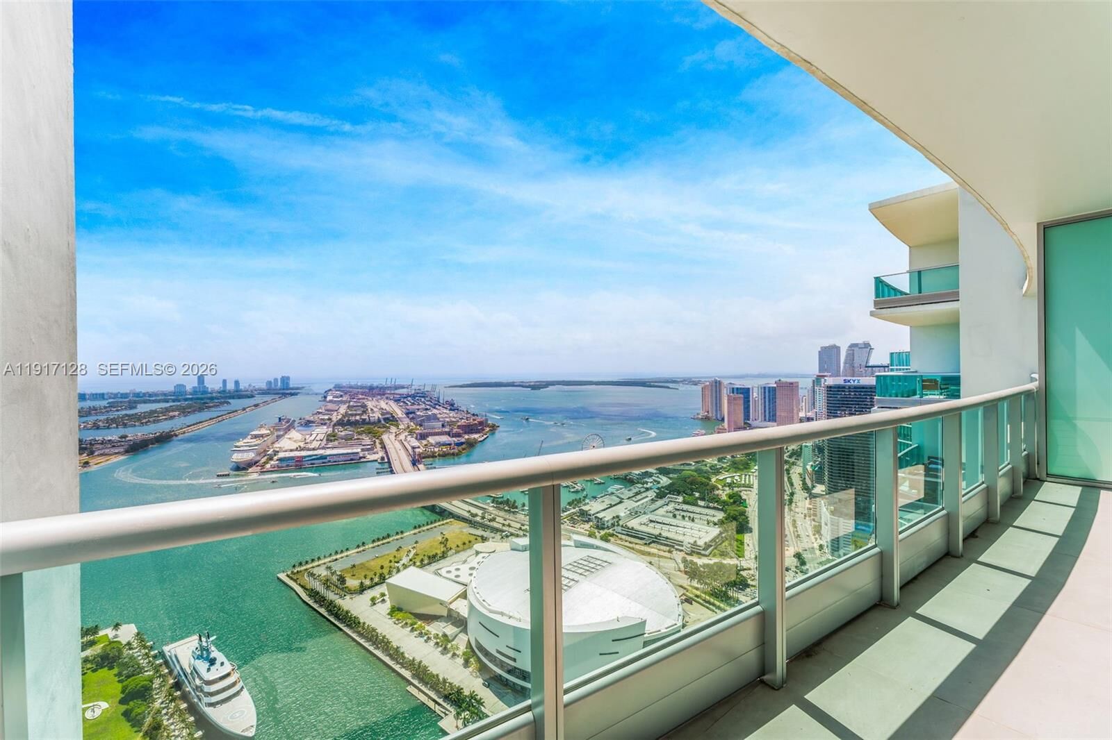 Property Photo: 900 Biscayne Blvd Ph 6205 FL 33132