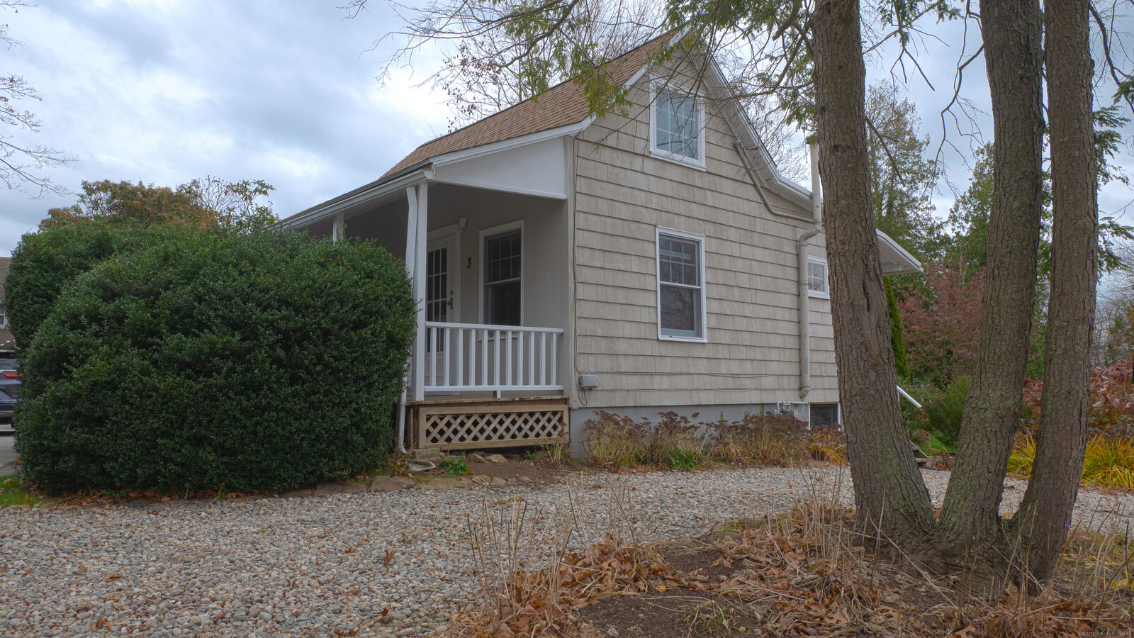 Property Photo:  3 Howard Avenue  CT 06405 