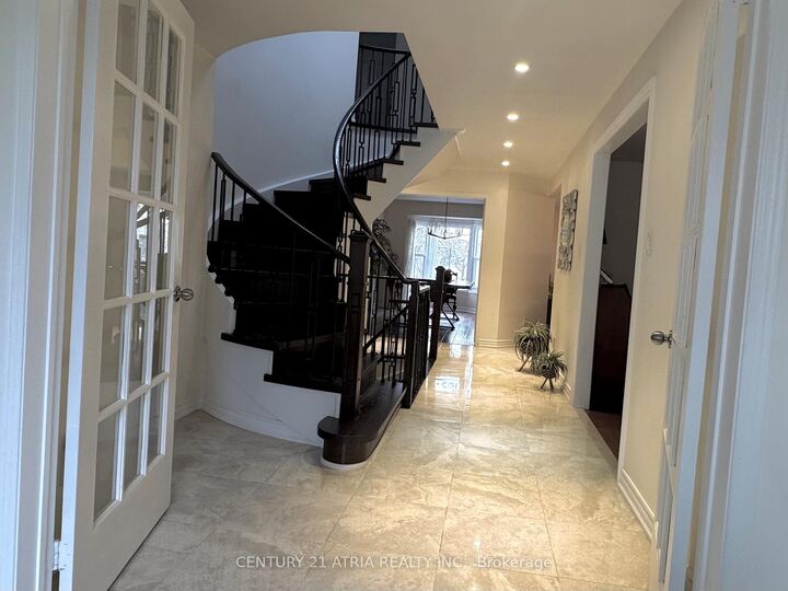 Property Photo:  15 Timpson Drive  ON L4G 5K6 