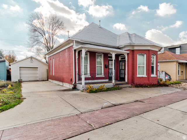 Property Photo: 450 E Sego Ave UT 84111