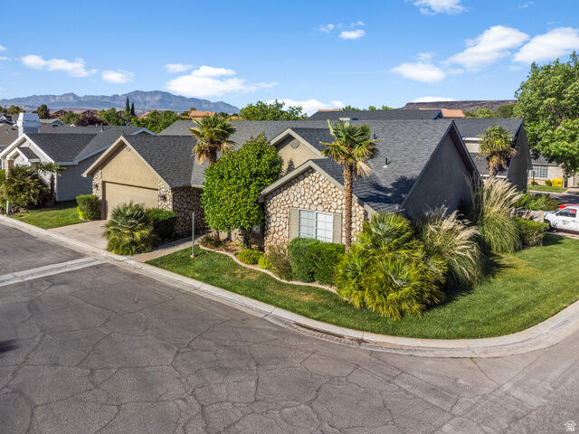 Property Photo: 2050 W Canyon View Dr 21 UT 84770