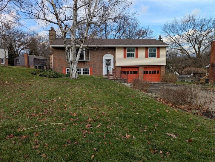 Property Photo: 117 S Harleston Dr PA 15237