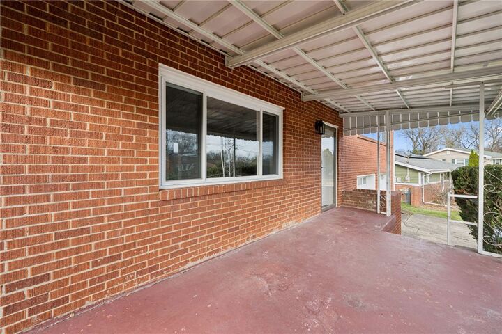 Property Photo:  805 Cranberry Drive  PA 15146 